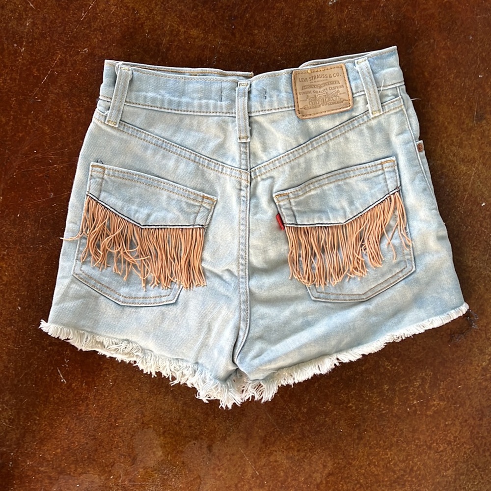 Levi’s rib cage shorts